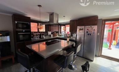Casa en Venta en Valaquia / Av. Ecuador / Villa Parque Alameda
