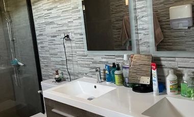Casa en Venta en Valaquia / Av. Ecuador / Villa Parque Alameda