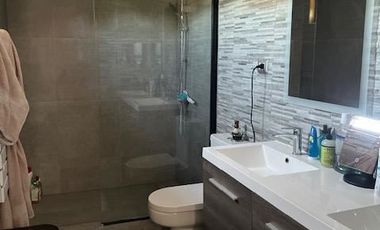 Casa en Venta en Valaquia / Av. Ecuador / Villa Parque Alameda