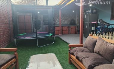 Casa en Venta en Valaquia / Av. Ecuador / Villa Parque Alameda