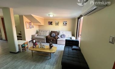 Casa en Venta en Valaquia / Av. Ecuador / Villa Parque Alameda