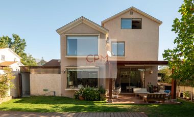 Casa en venta en LA REINA