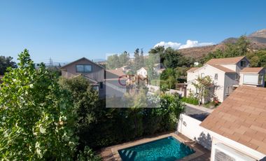 Casa en venta en LA REINA