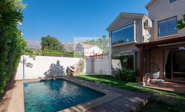 Casa en venta en LA REINA