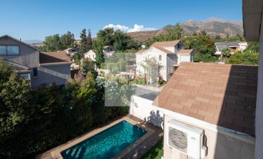 Casa en venta en LA REINA