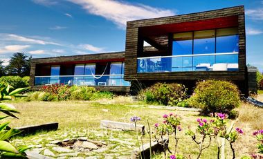 Pichilemu, Casa con Maravillosa vista a Punta de Lobos