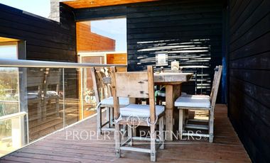 Pichilemu, Casa con Maravillosa vista a Punta de Lobos
