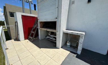 Casa en venta - 3 dormitorios 3 baños - 1.1000mts2 - Cochera - Costa Esmeralda, Pinamar