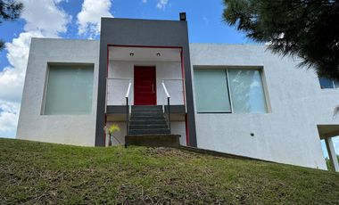 Casa en venta - 3 dormitorios 3 baños - 1.1000mts2 - Cochera - Costa Esmeralda, Pinamar