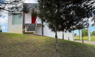 Casa en venta - 3 dormitorios 3 baños - 1.1000mts2 - Cochera - Costa Esmeralda, Pinamar