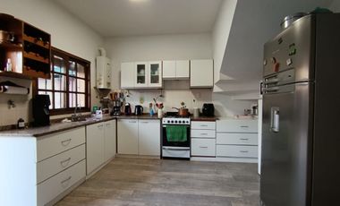 HERMOSA CASA - ZONA SANTA TERESITA -