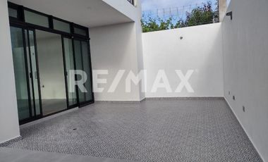 CASA EN VENTA EN BAJA MALIBU (SECCION LOMAS)