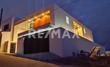 CASA EN VENTA EN BAJA MALIBU (SECCION LOMAS)