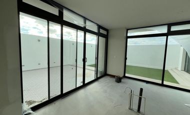 CASA EN VENTA EN BAJA MALIBU (SECCION LOMAS)