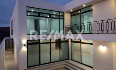 CASA EN VENTA EN BAJA MALIBU (SECCION LOMAS)
