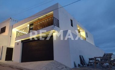 CASA EN VENTA EN BAJA MALIBU (SECCION LOMAS)