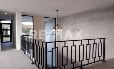 CASA EN VENTA EN BAJA MALIBU (SECCION LOMAS)