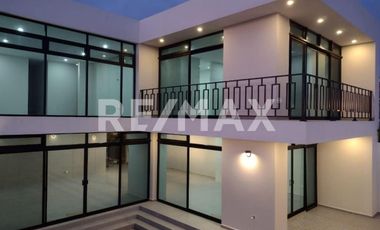 CASA EN VENTA EN BAJA MALIBU (SECCION LOMAS)
