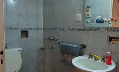 Casa 4 ambientes en Lanús Este