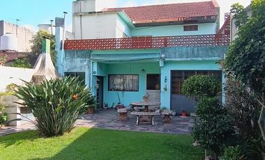 Casa 4 ambientes en Lanús Este