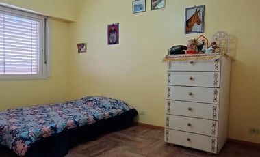 Casa 4 ambientes en Lanús Este