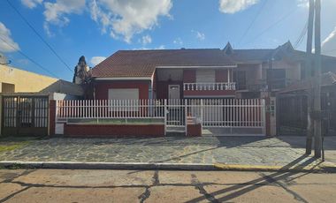 Casa en  2n Plantas Con Gran Fondo Libre