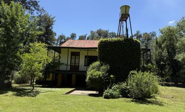 Casa en  venta en el Delta de Tigre sobre arroyo Caraguata