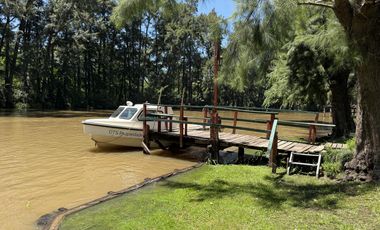 Casa en  venta en el Delta de Tigre sobre arroyo Caraguata