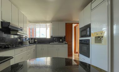 APARTAMENTO EN ARRIENDO EN EL POBLADO MEDELLN