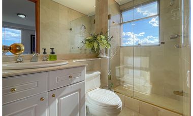 APARTAMENTO EN ARRIENDO EN EL POBLADO MEDELLN