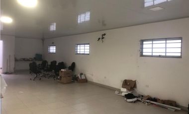 OFICINA DISPONIBLE PARA ARRIENDO BARRIO CENTRO