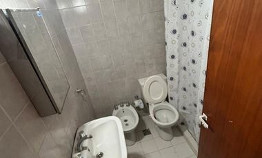 MONOAMBIENTE EN VENTA EN CALLE 25 DE MAYO AMUEBLADO CON COCHERA