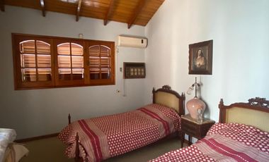 CASA A LA VENTA EN ZONA PARQUE