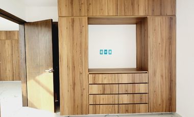 Casa en VENTA CON AMPLIO TERRENO fracc LOMAS RESIDENCIAL