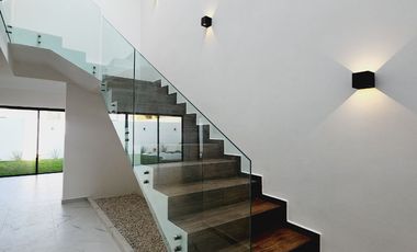 Casa en VENTA CON AMPLIO TERRENO fracc LOMAS RESIDENCIAL