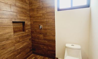 Casa en VENTA CON AMPLIO TERRENO fracc LOMAS RESIDENCIAL