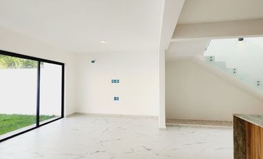 Casa en VENTA CON AMPLIO TERRENO fracc LOMAS RESIDENCIAL