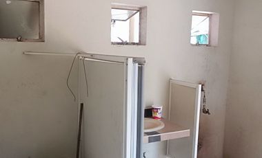 SE VENDE OFICINA CON BODEGA Y PATIO DE MANIOBRA