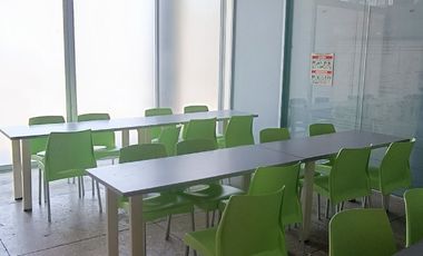 SE VENDE OFICINA CON BODEGA Y PATIO DE MANIOBRA