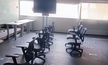 SE VENDE OFICINA CON BODEGA Y PATIO DE MANIOBRA