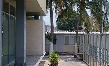 SE VENDE OFICINA CON BODEGA Y PATIO DE MANIOBRA