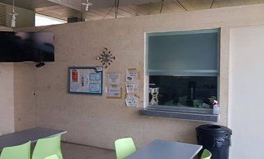 SE VENDE OFICINA CON BODEGA Y PATIO DE MANIOBRA
