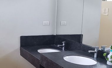 SE VENDE OFICINA CON BODEGA Y PATIO DE MANIOBRA