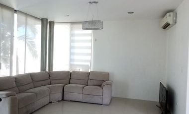 SE RENTA CASA EN FRACC AZUL
