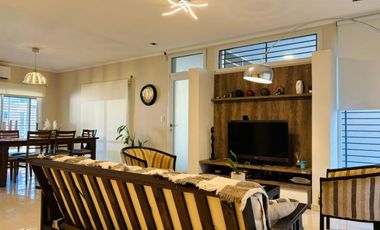 IMPORTANTE CASA A LA VENTA EN ZONA CAPUTO Y NEWBERY