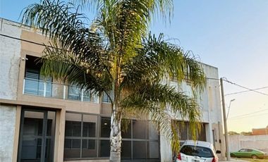 IMPORTANTE CASA A LA VENTA EN ZONA CAPUTO Y NEWBERY