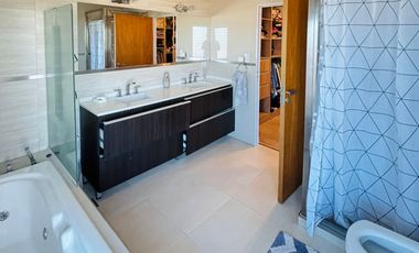 IMPORTANTE CASA A LA VENTA EN ZONA CAPUTO Y NEWBERY