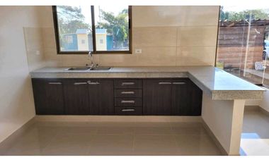 SE ALQUILA CASA EN PEÑA SANTIAGO
