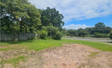 Se Vende Lote Comercial de 104m2 en Interamericana, Chame (DR)