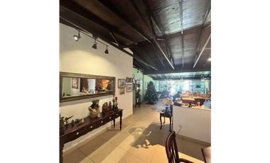 LLANOS DE CURUNDU / 300M2 / 4 HABIT + SERVICIO / PATIO / LINEA BLANCA